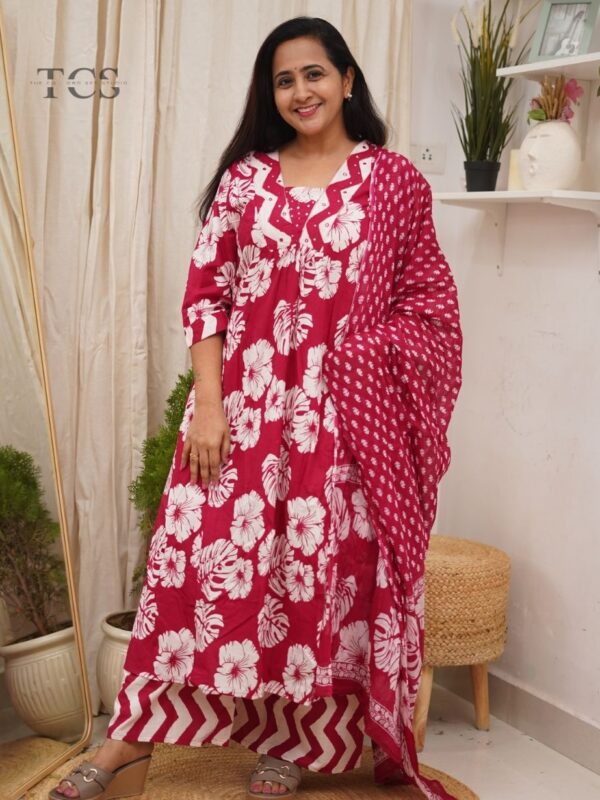 Crimson Bloom Hibiscus Cotton Kurti Set