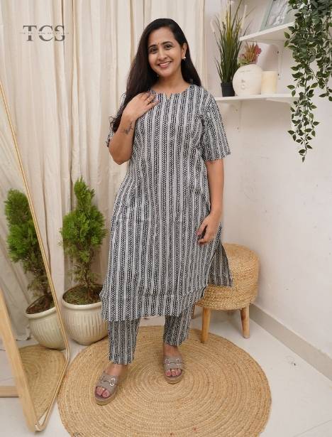 Black & White Printed Kurti Set