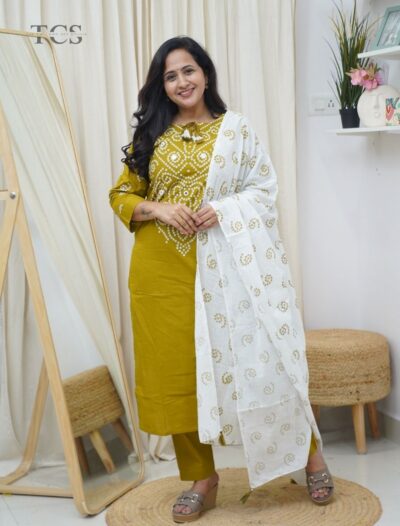 Bandhani Print Kurta Set with Dupatta